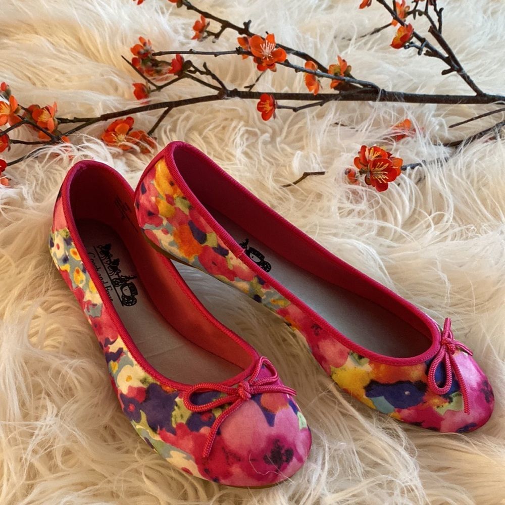 💞COACH and FOUR 💞flower flats